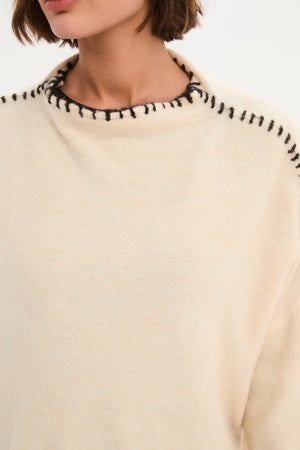 Contrast Stitch Knit Cream