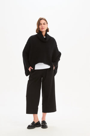 Step Hem Crop Knit Black