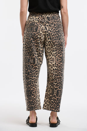 Leo Barrel Jean Leopard