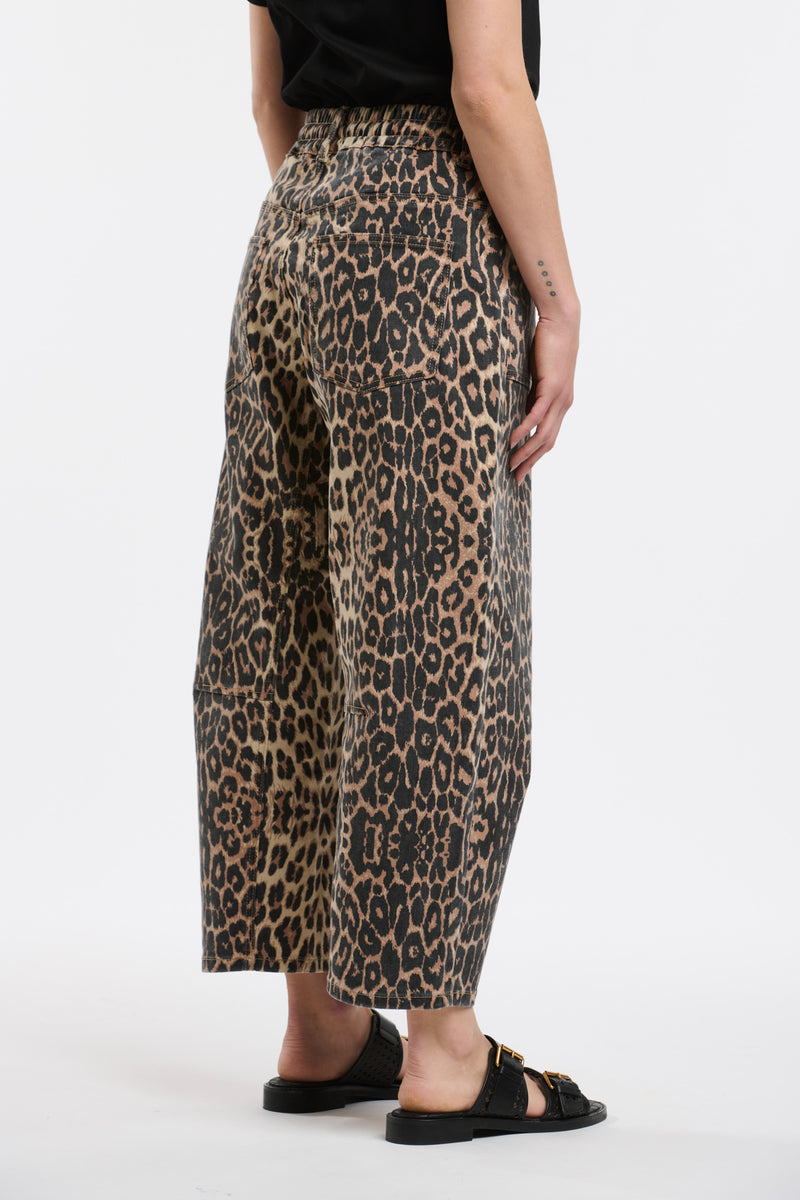 Leo Barrel Jean Leopard