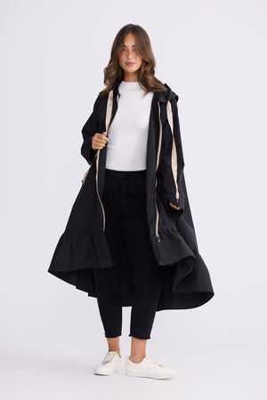 Hyacinth Raincoat Black w Taupe