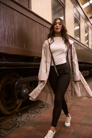 Hyacinth Raincoat Taupe w Black