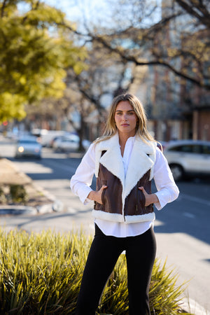 Alba Vest Brown
